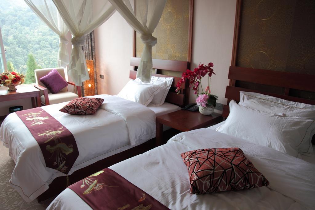 Panshan Tingquan Tuwo Holiday Resort Leshan Room photo