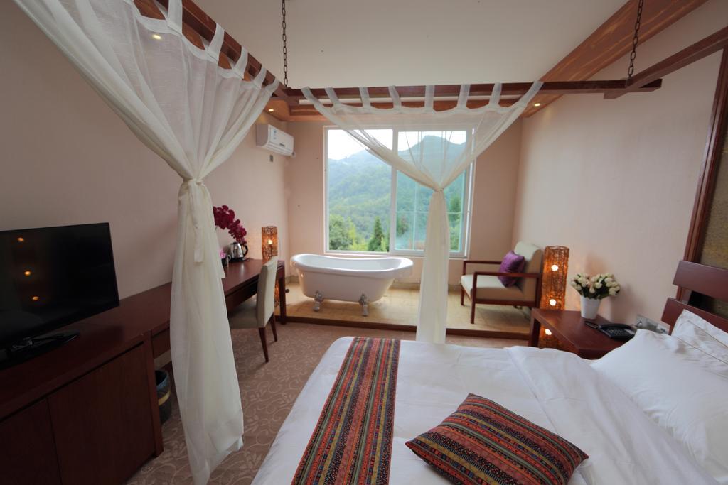 Panshan Tingquan Tuwo Holiday Resort Leshan Room photo